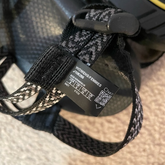 Chacos - Picture 3 of 3